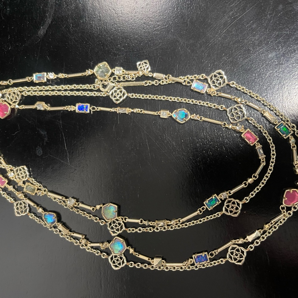 Gold Kendra Scott long necklace